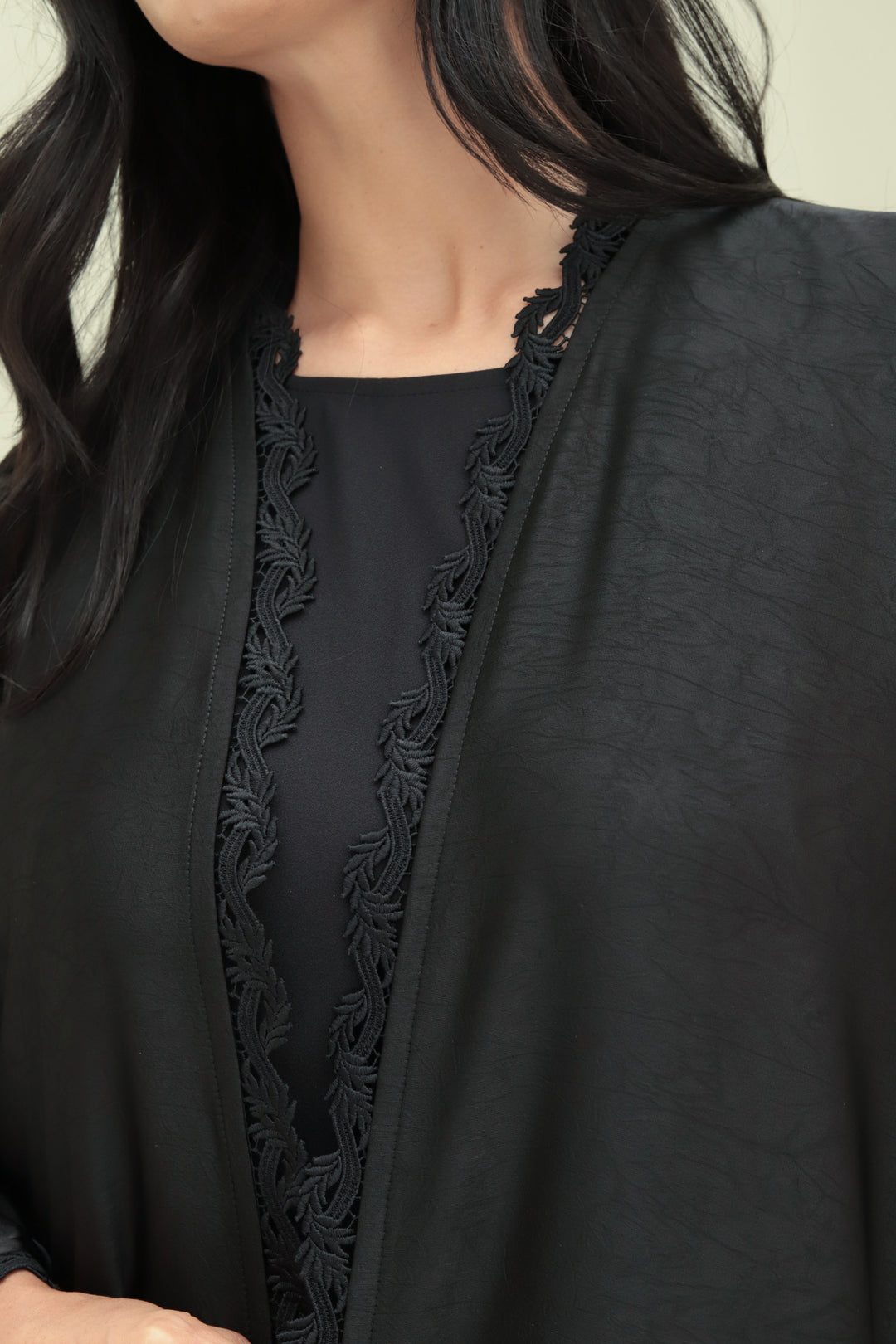 Basic Lace Border - Black Abaya