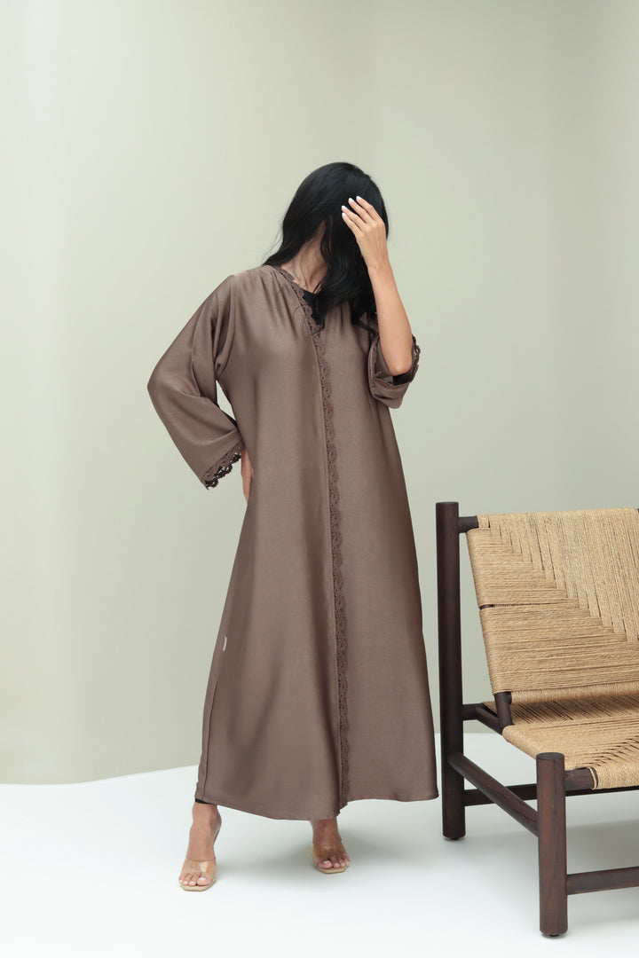 Basic Lace Border - Brown Abaya