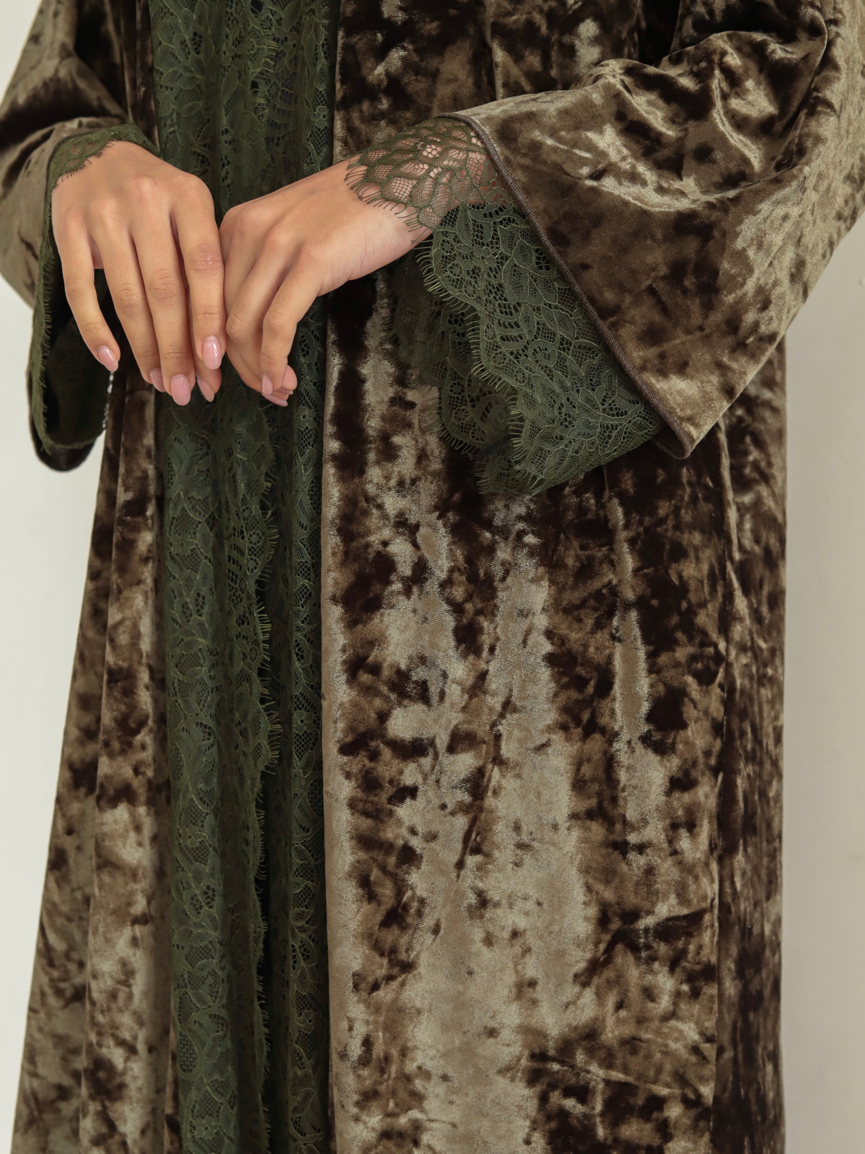 Basic Velvet Lace (Green Abaya)