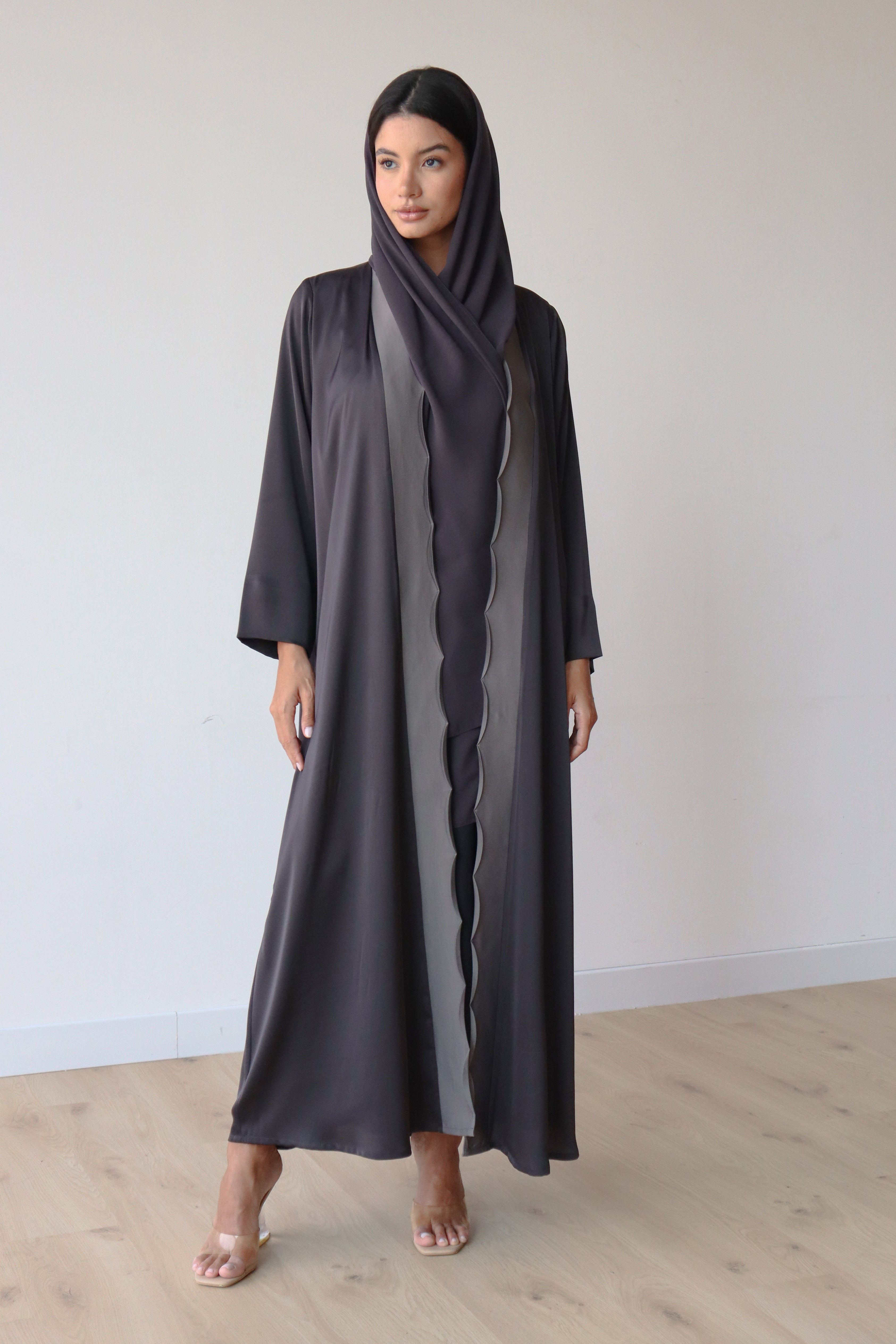 Basic Wavy Panels (Grey Abaya)