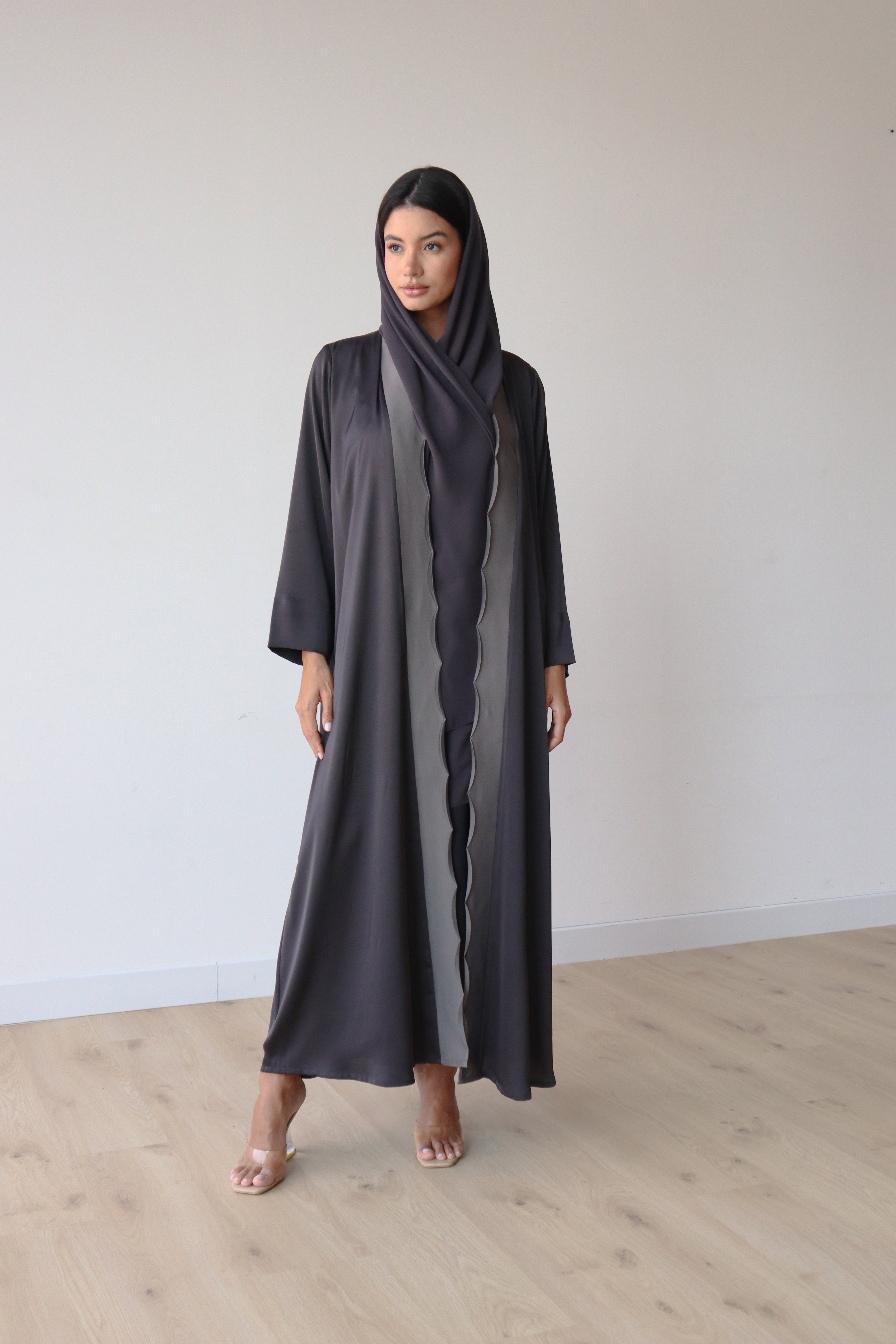 Basic Wavy Panels (Grey Abaya)