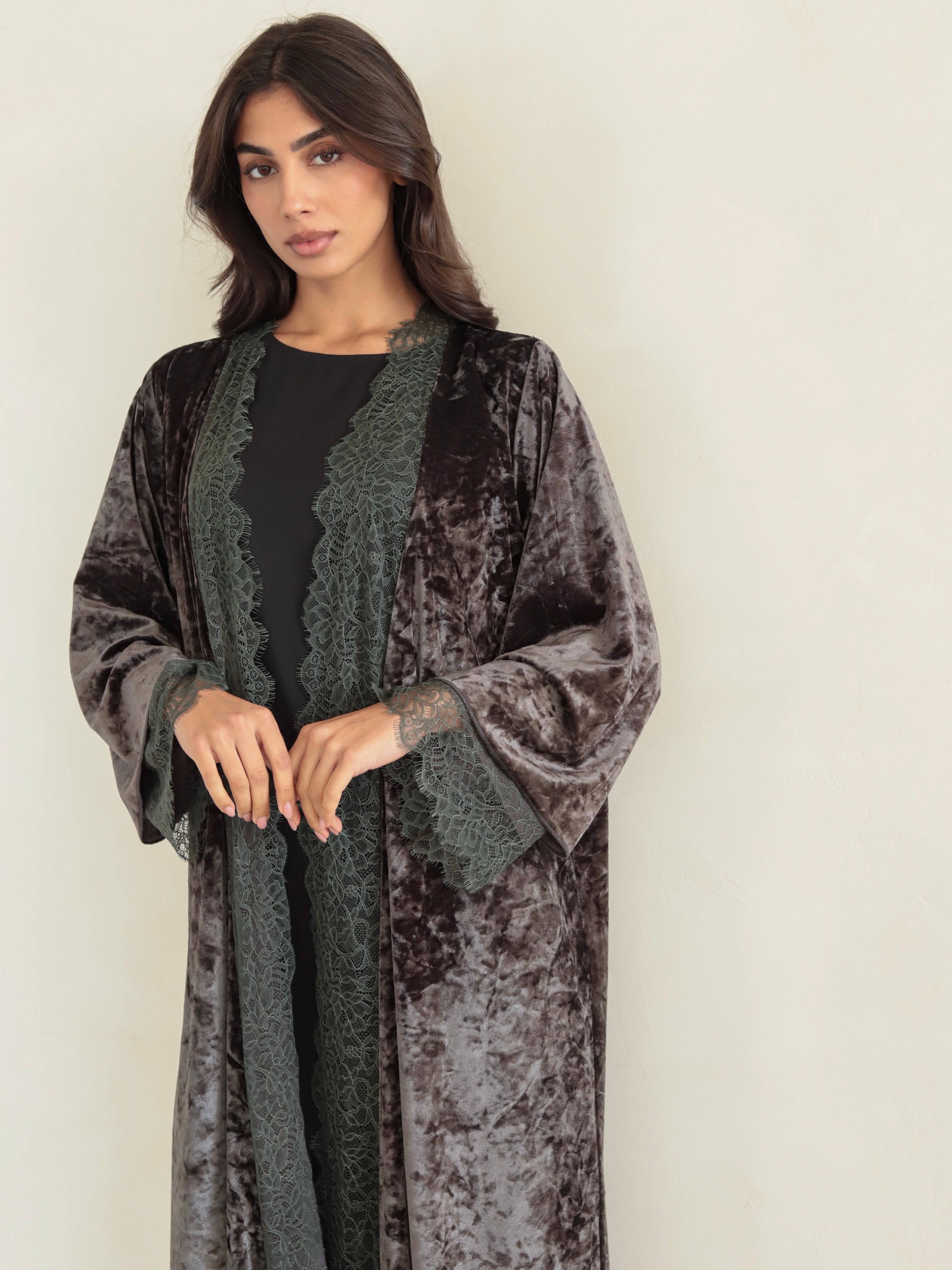 Basic Velvet Lace (Grey Abaya)