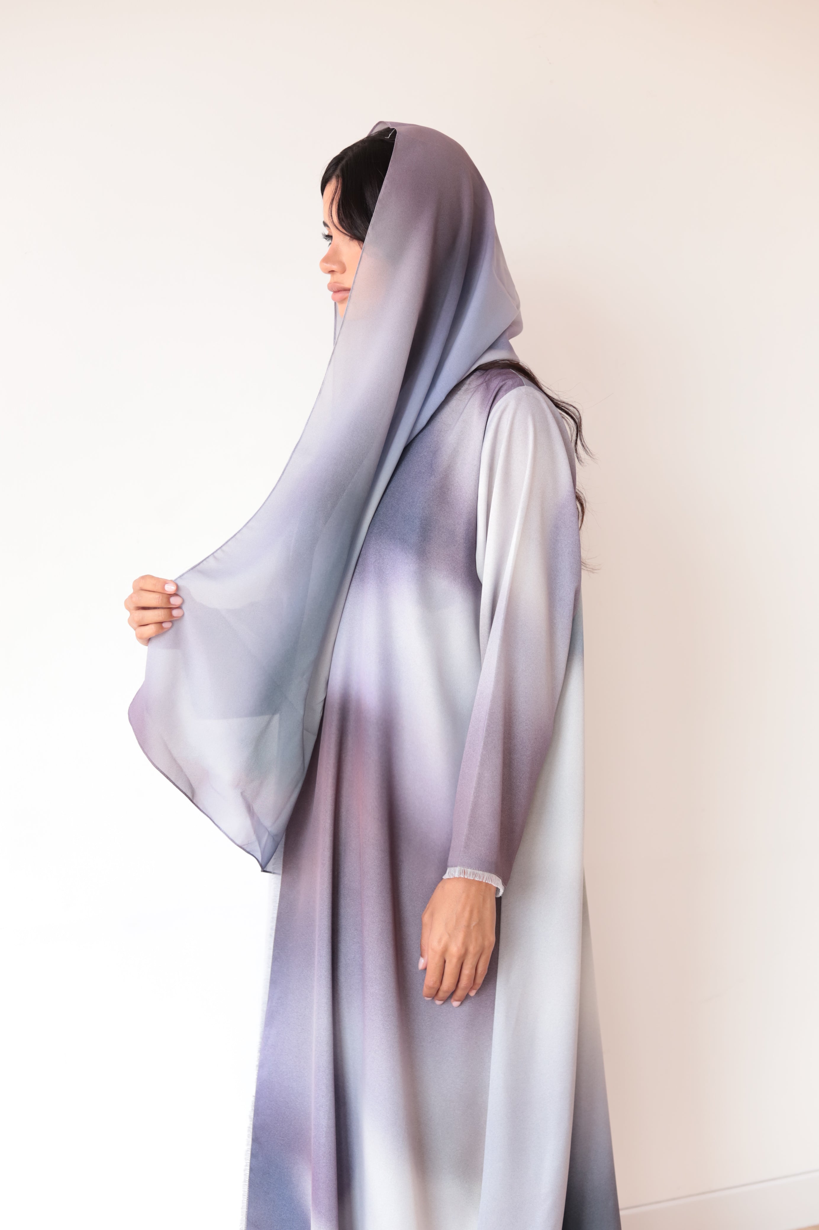 Basic Aurora (White Abaya)