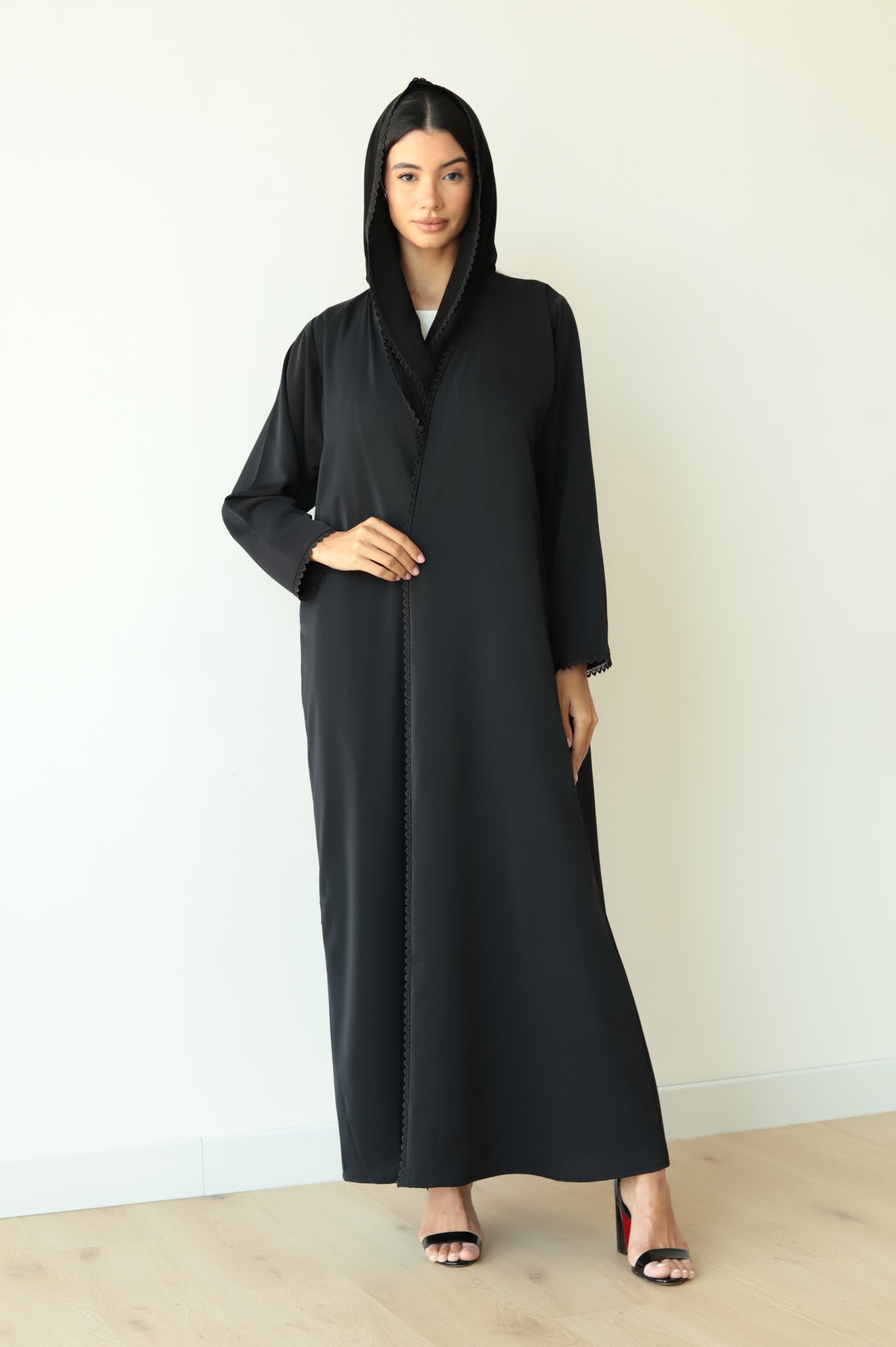 Basic Flowy Lace (Black Abaya) - BasicAbaya