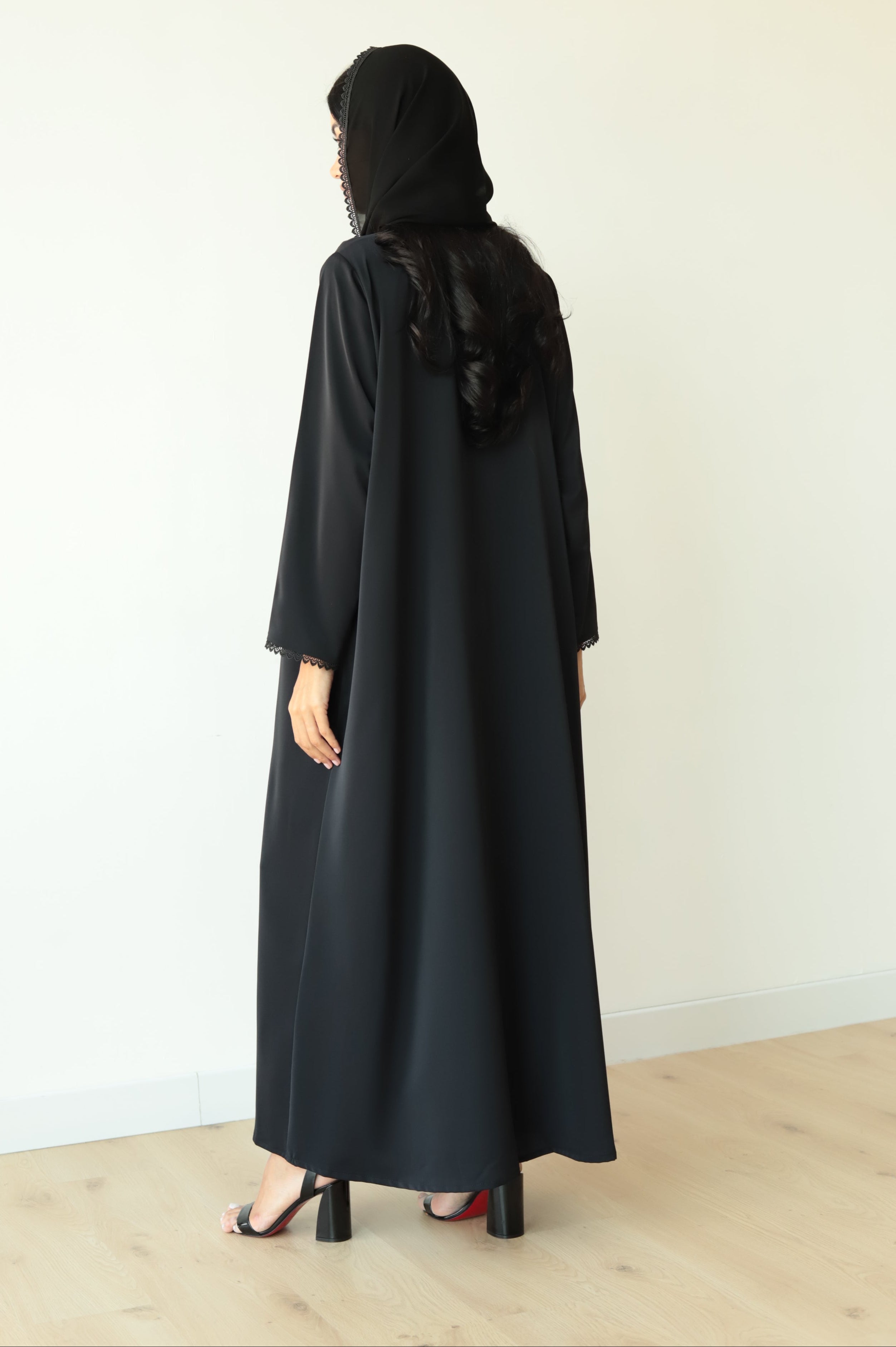 Basic Flowy Lace (Black Abaya) - BasicAbaya