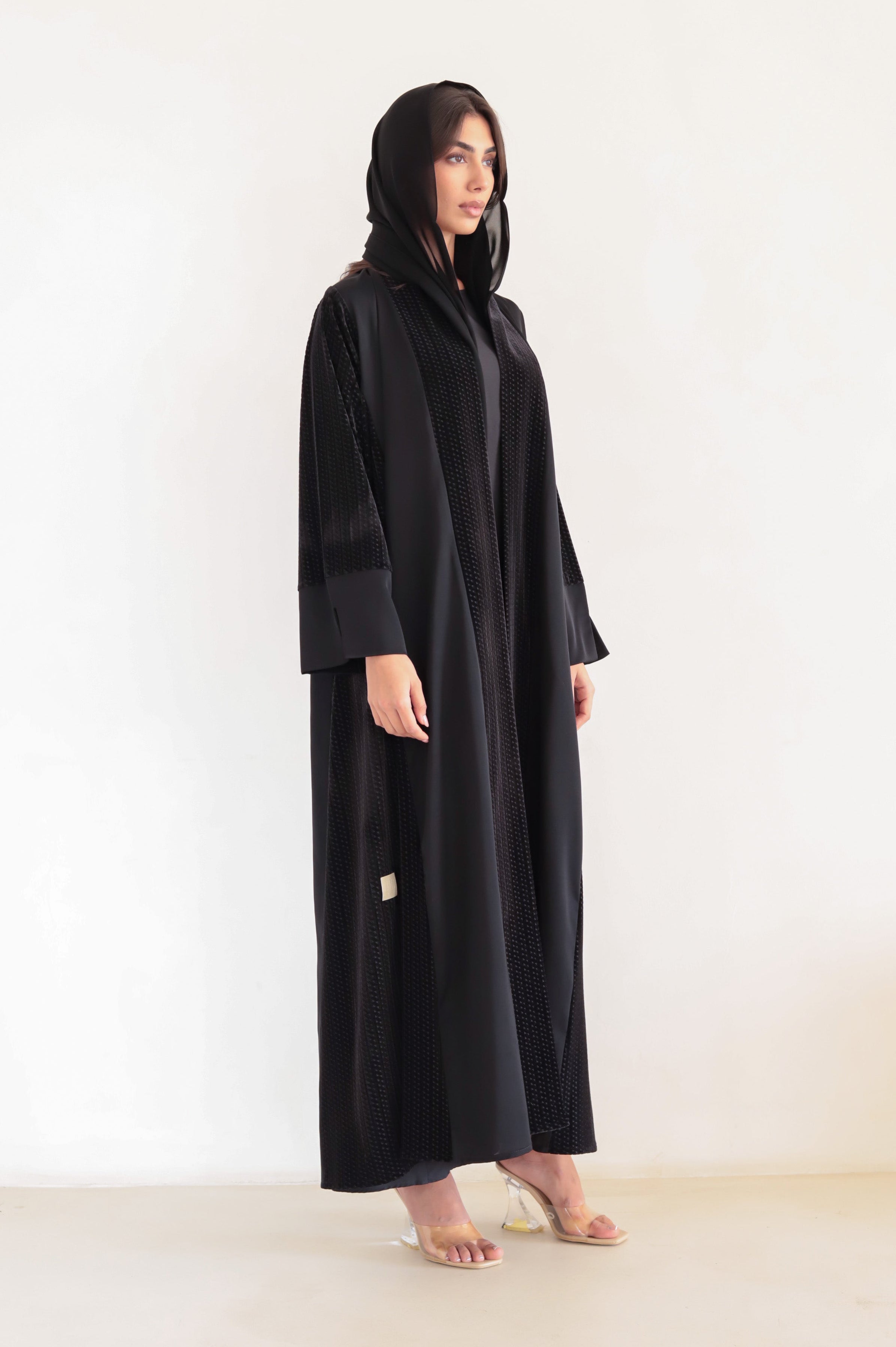 Basic Velvet Nada (Black Abaya)
