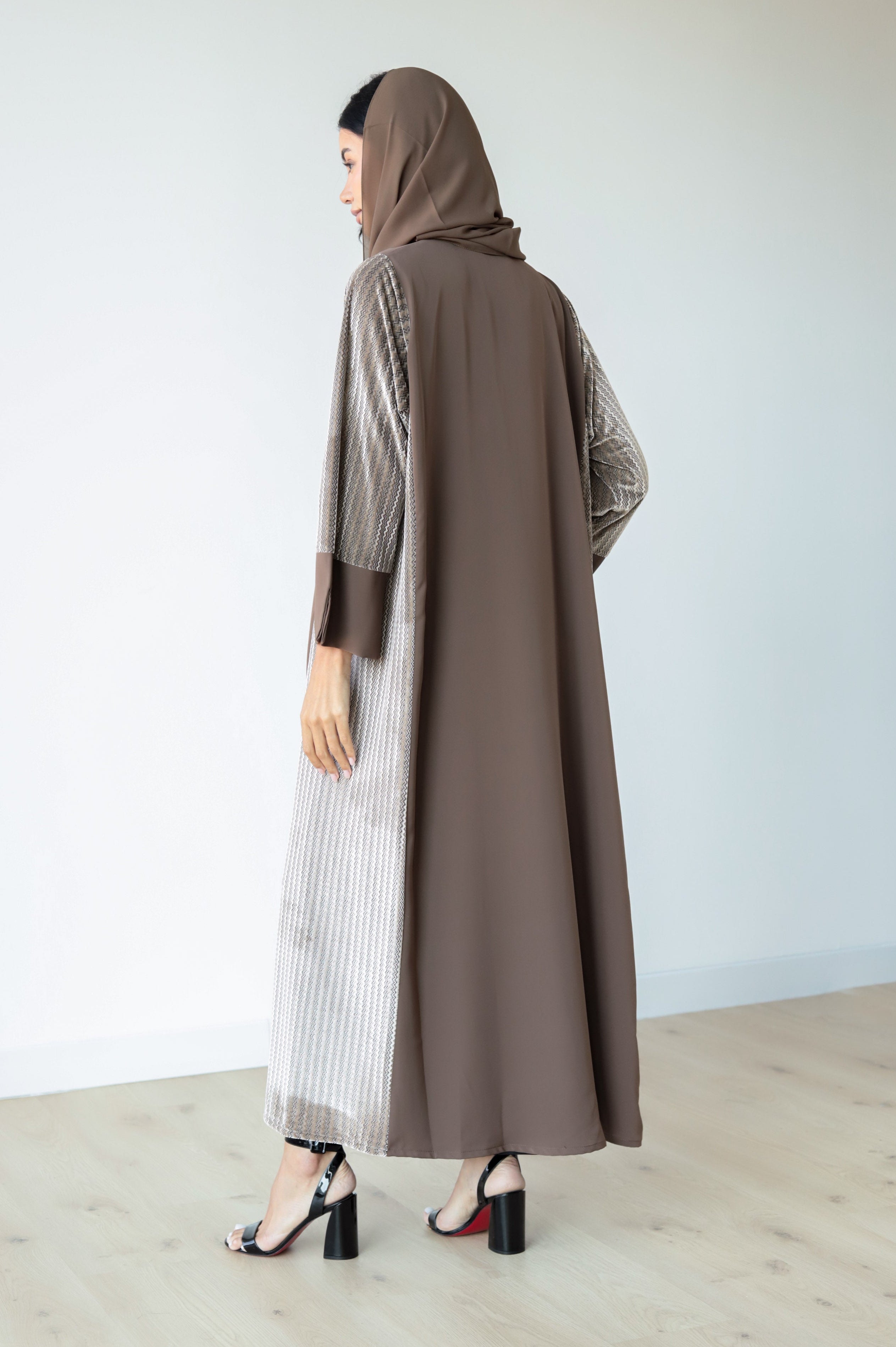 Basic Velvet Nada (Brown Abaya)