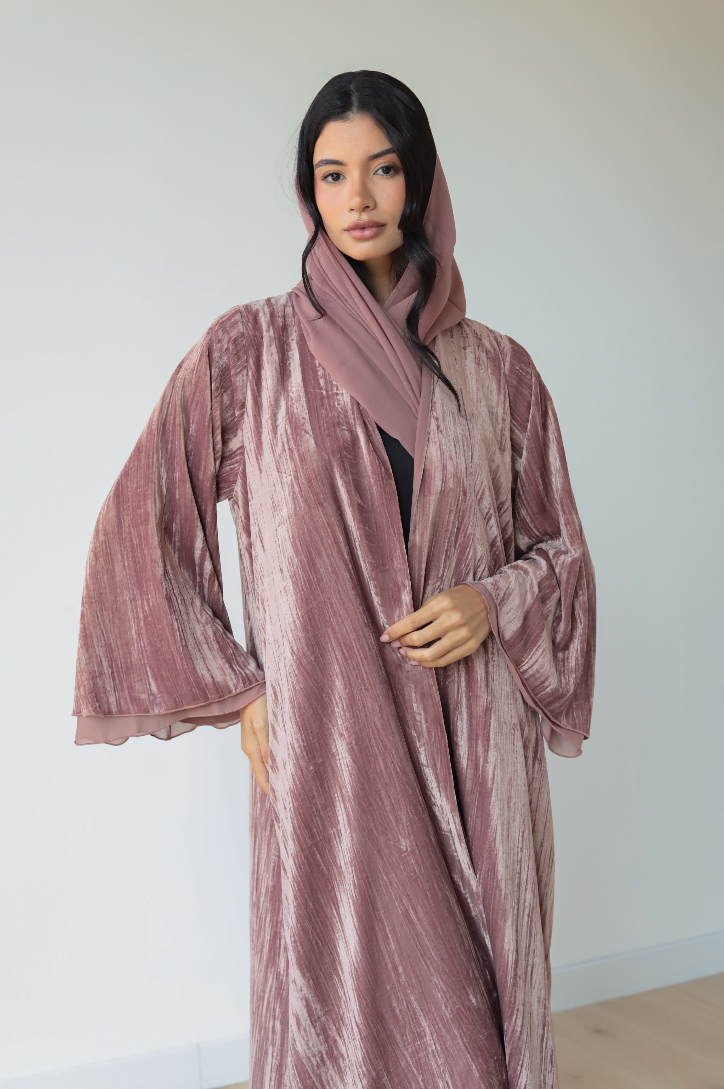 Basic Velvet Pleats (Pink Abaya)