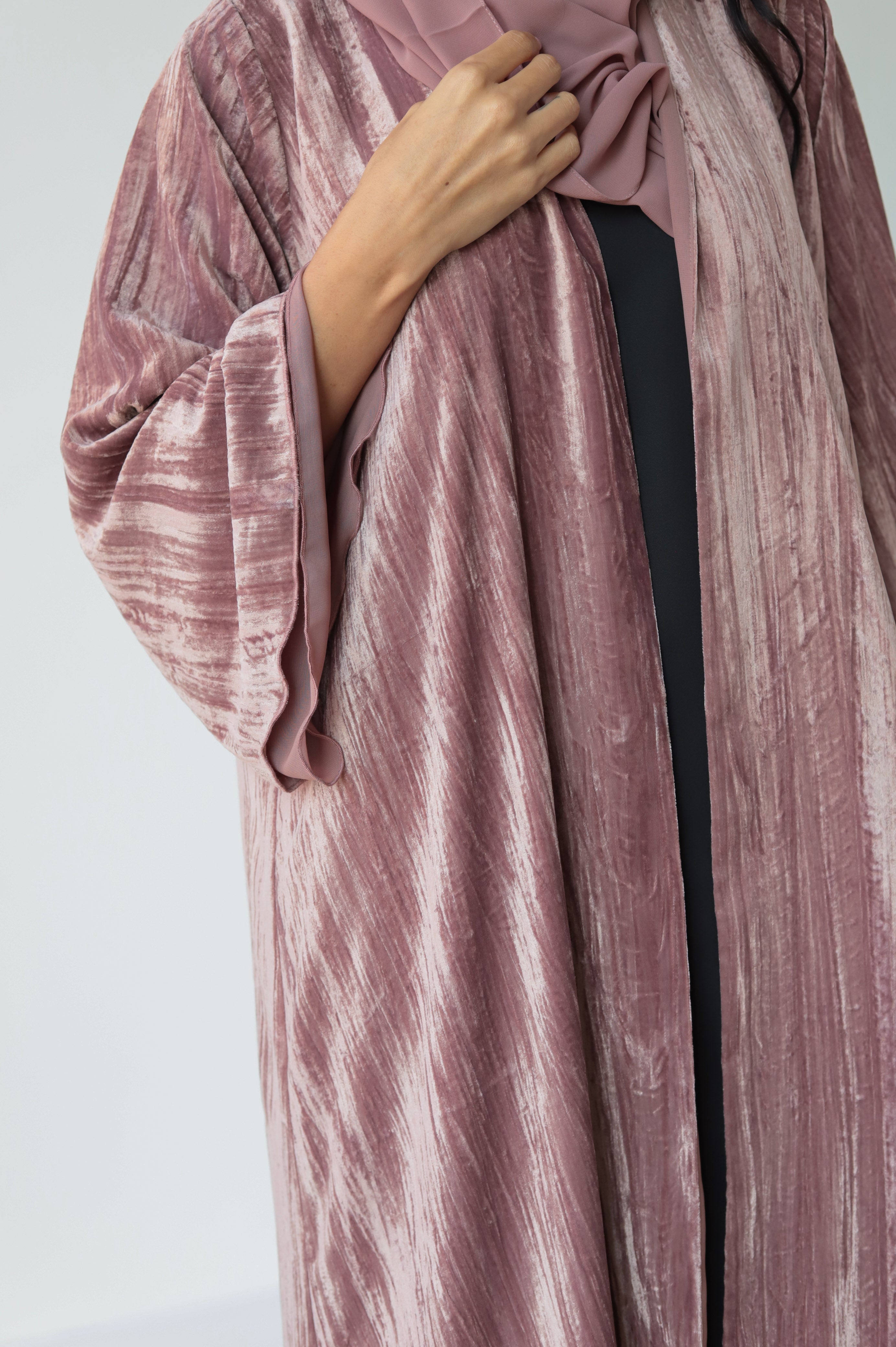 Basic Velvet Pleats (Pink Abaya)