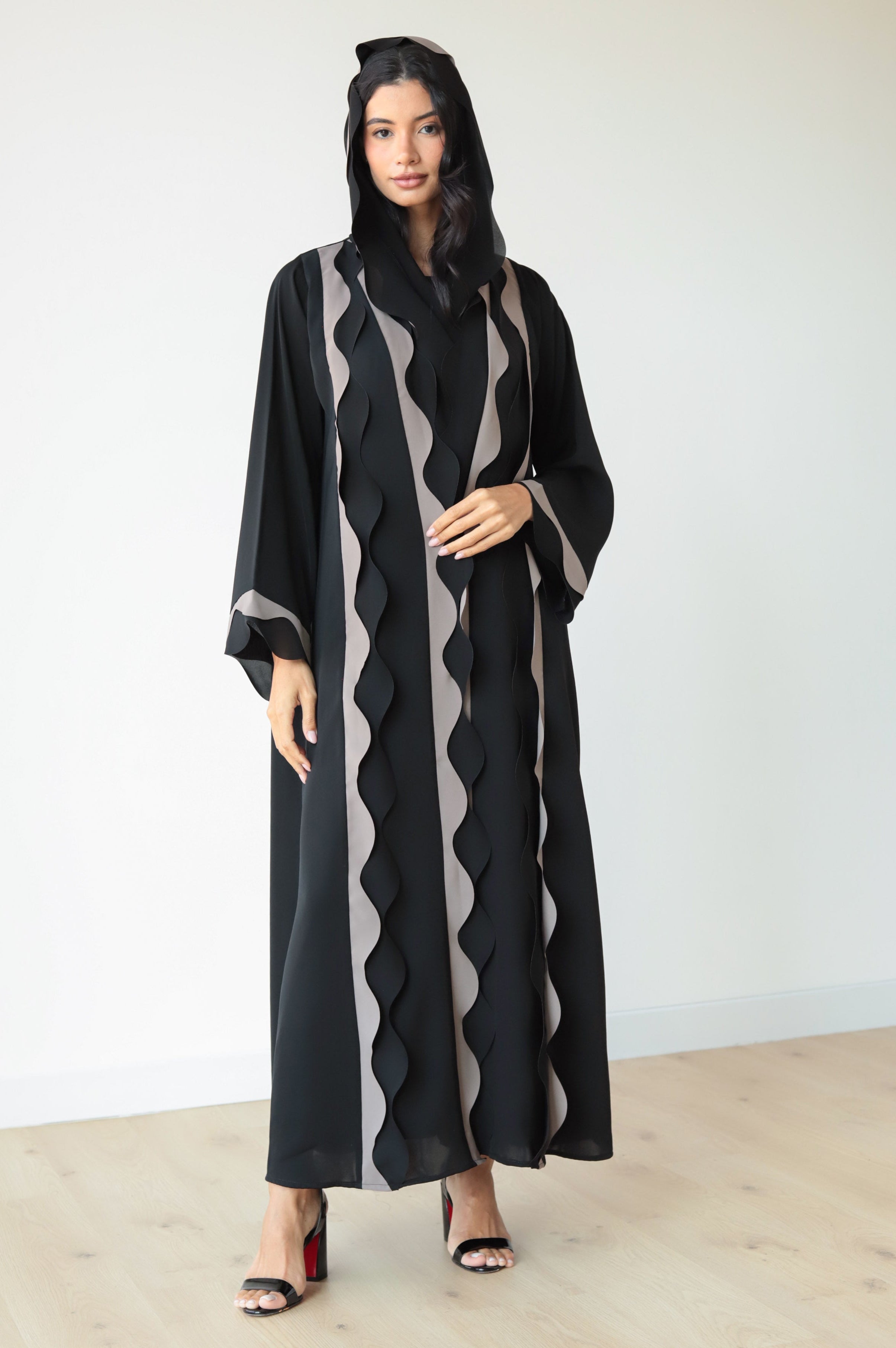 Basic Waves (Black and Grey Abaya) - BasicAbaya