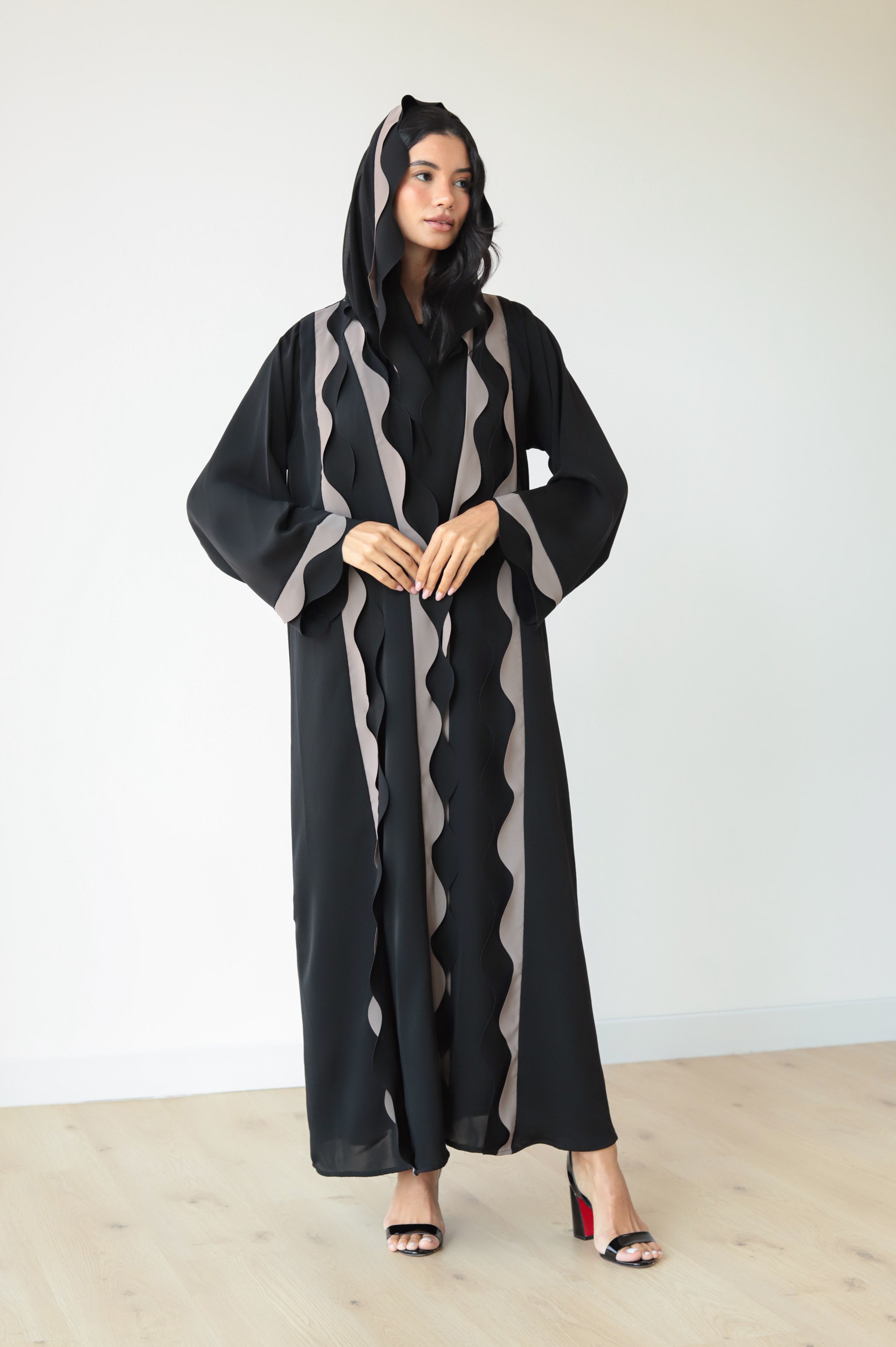 Basic Waves (Black and Grey Abaya) - BasicAbaya