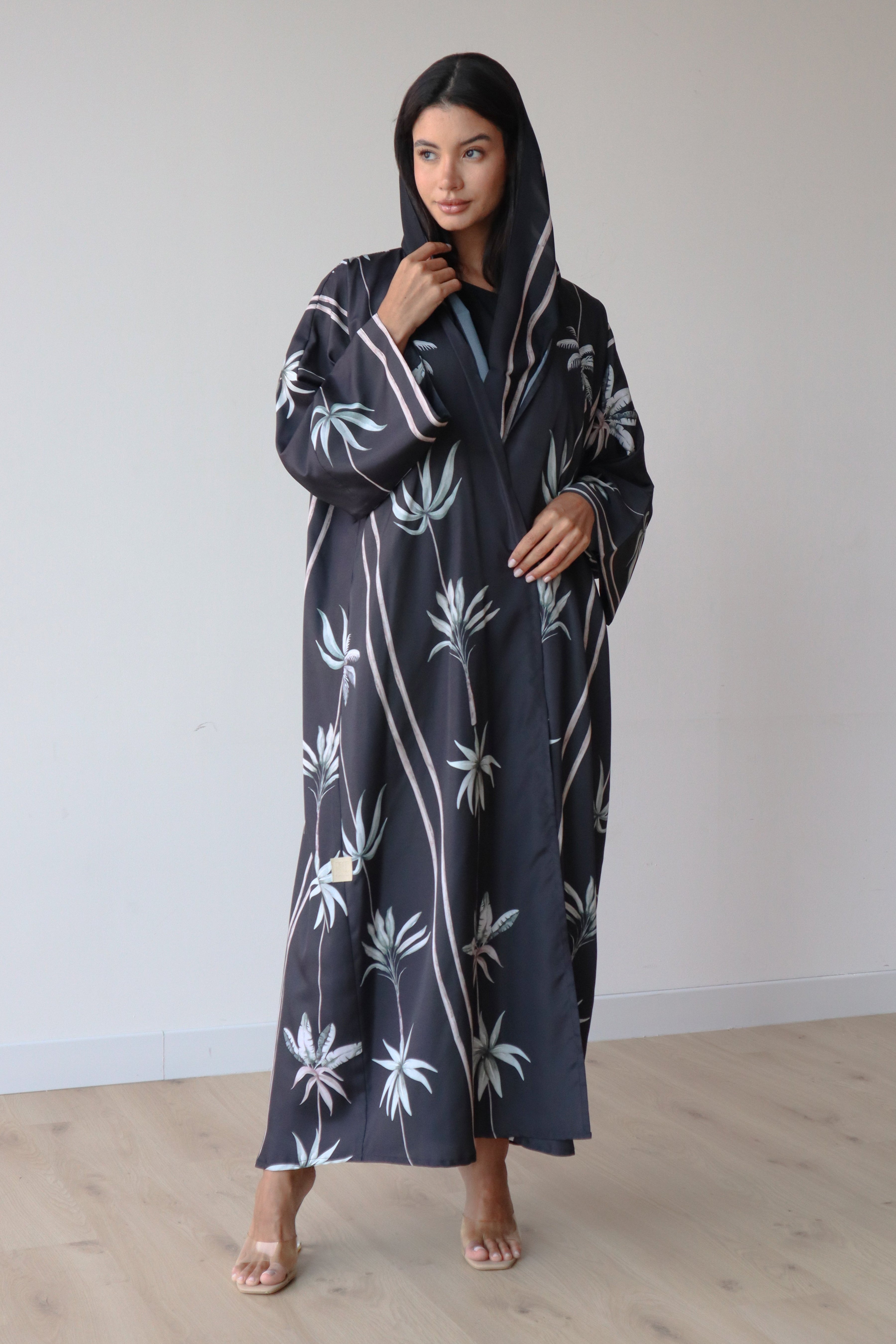 Basic Print Palm Tree  (Black Abaya)