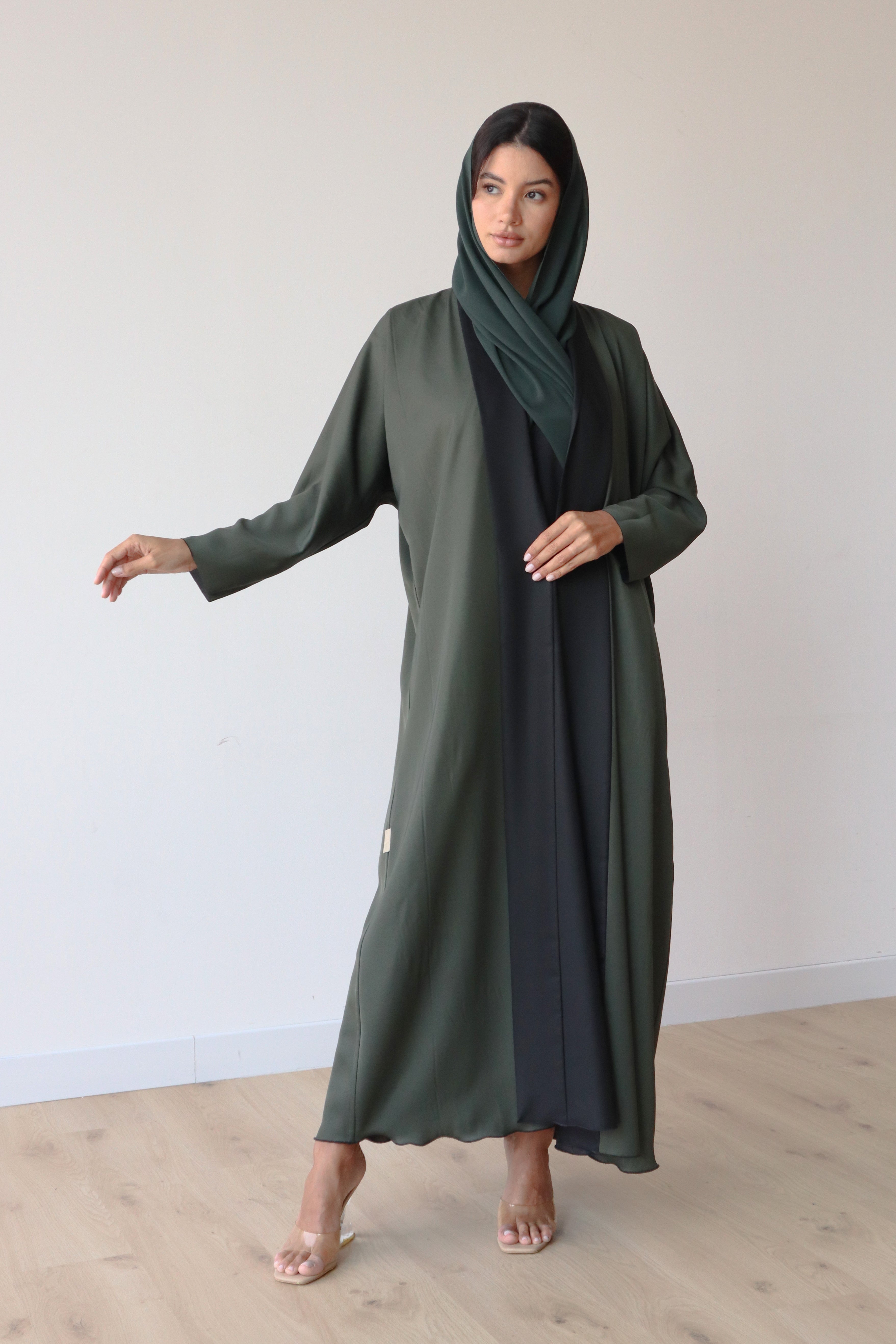 Basic Reversible half bisht (Green Abaya)
