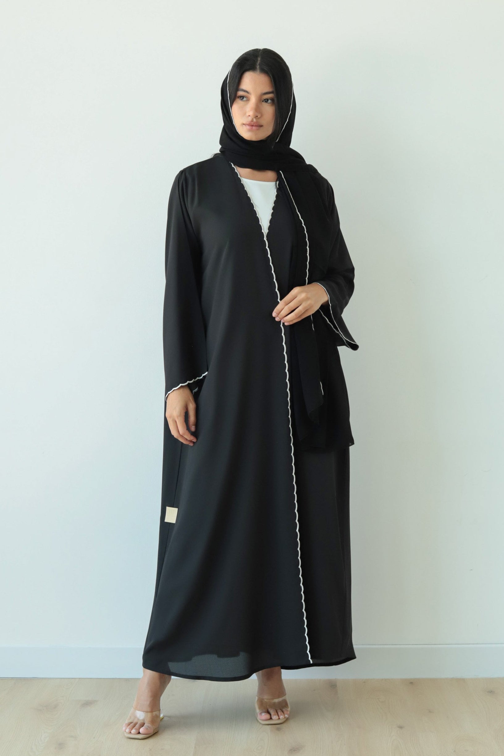 Basic Scallop (Black Abaya)