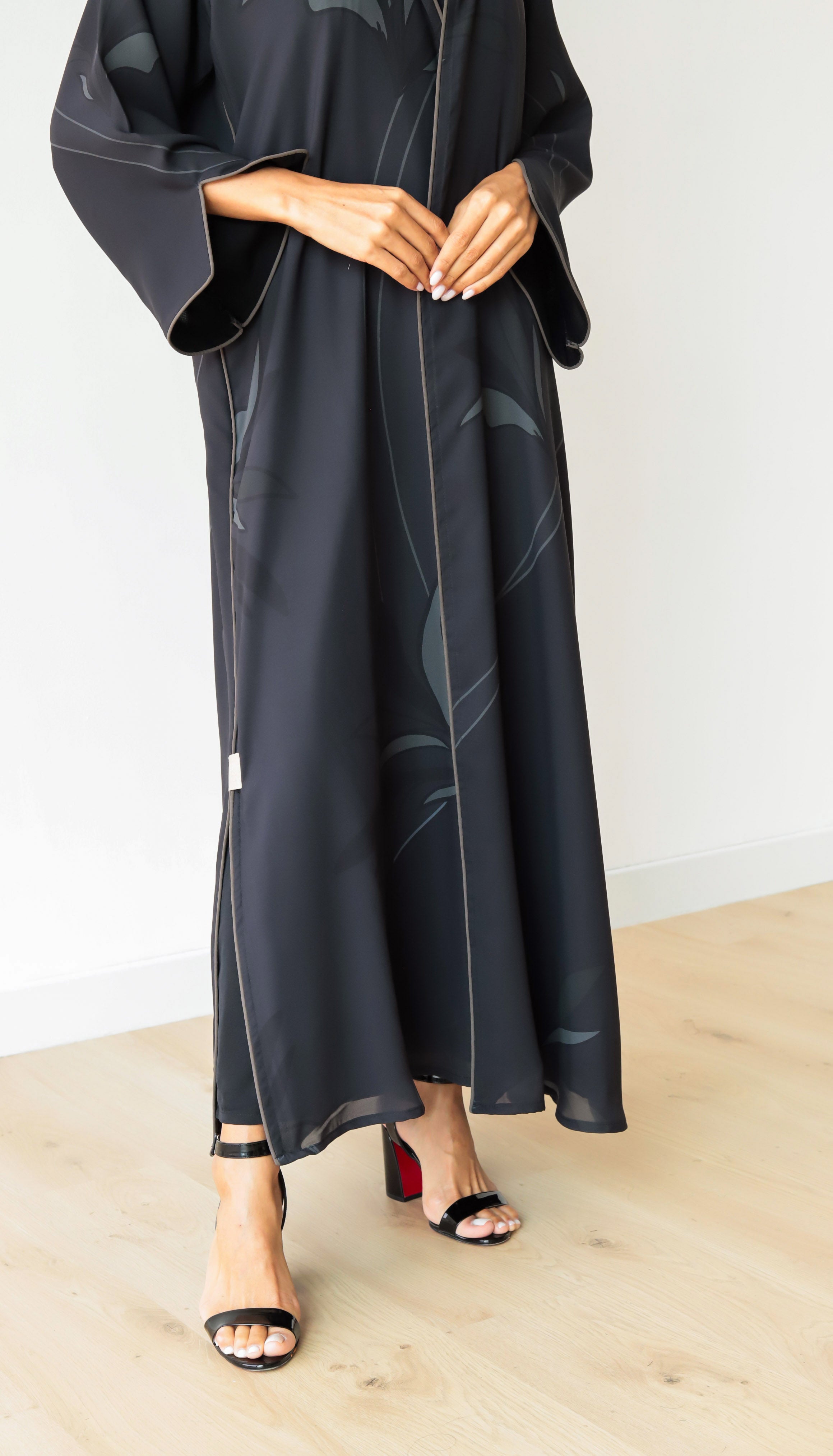Basic Floral Piping  (Black Abaya) - BasicAbaya