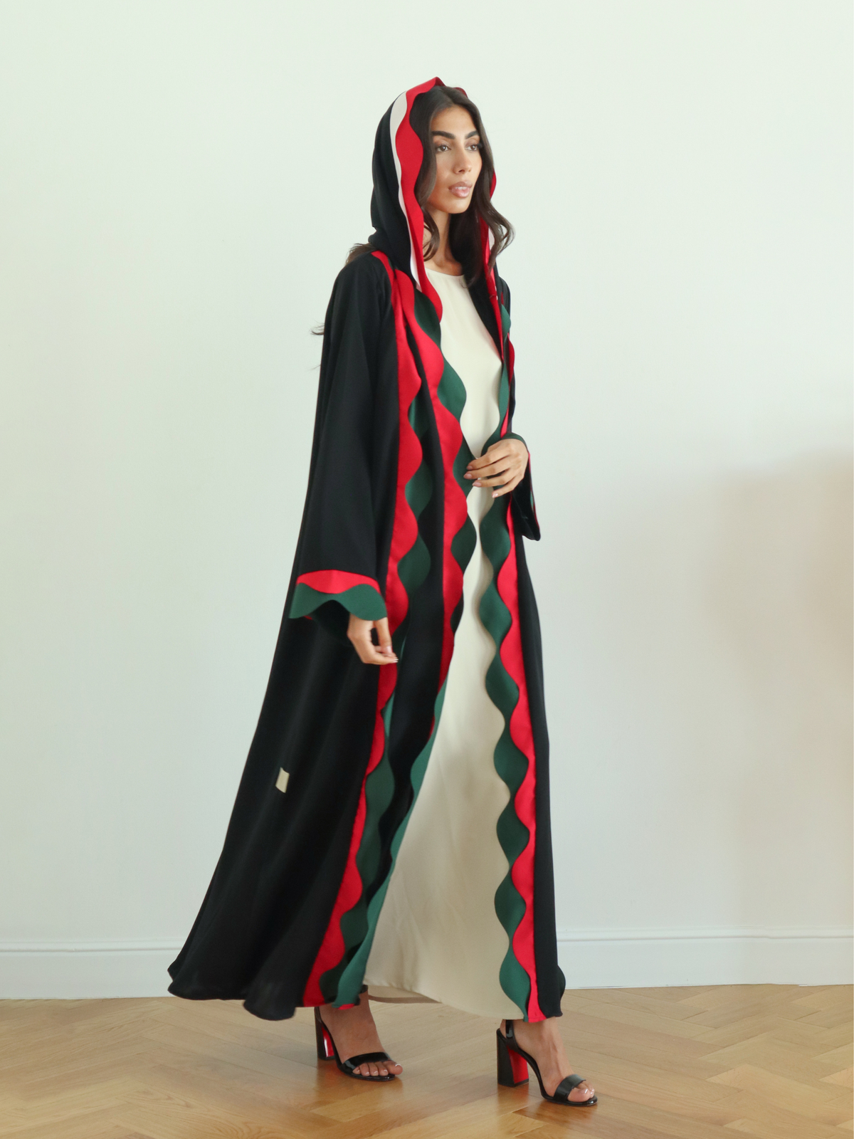 Basic National Day Waves Abaya