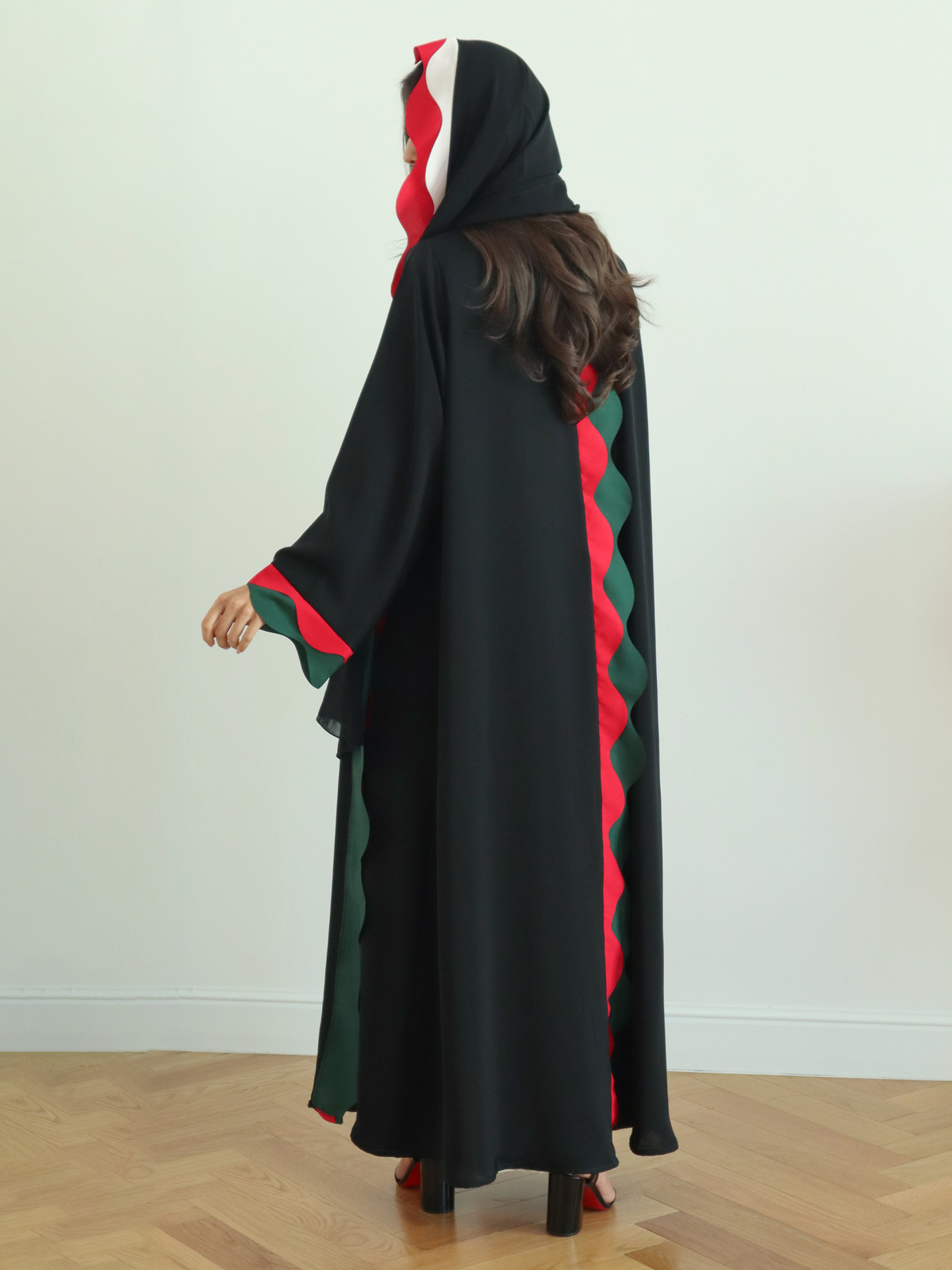 Basic National Day Waves Abaya