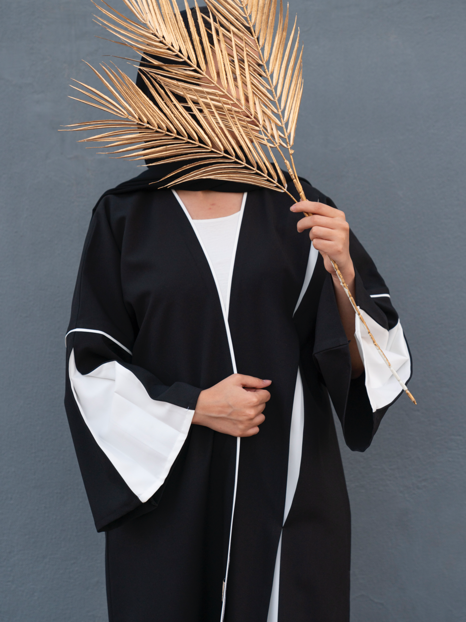 Basic B&W (A) - BasicAbaya